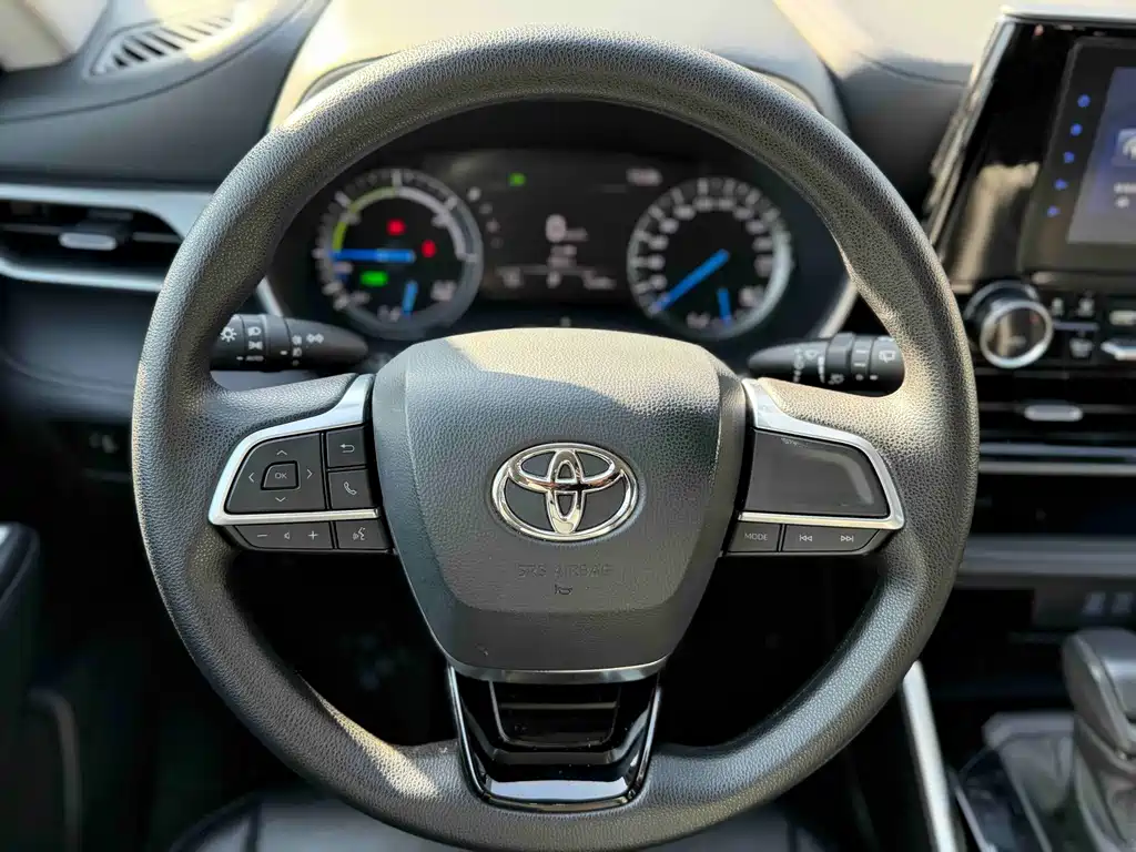TOYOTA HIGHLANDER