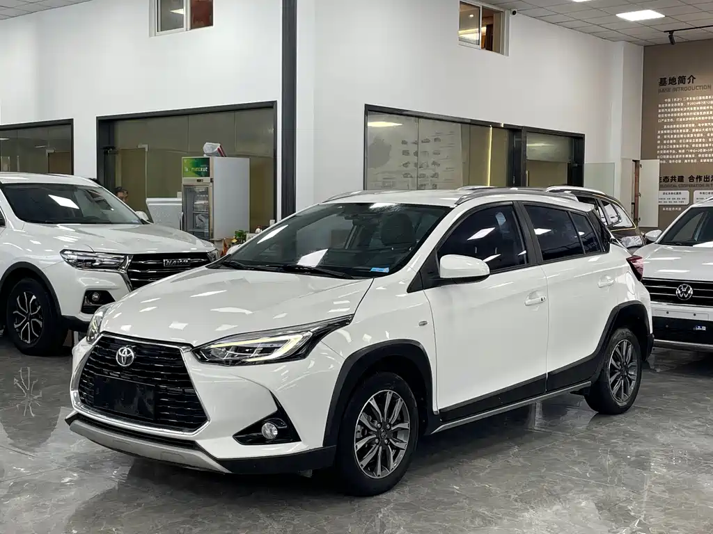 Toyota Yaris L 2022