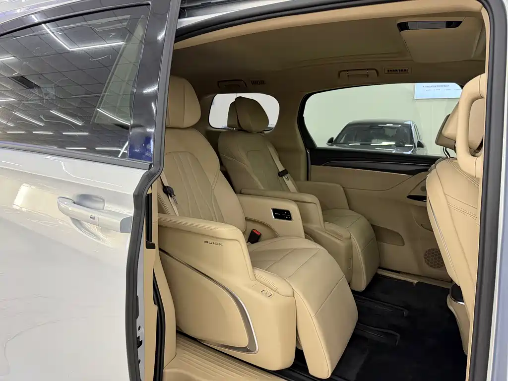 BUICK GL8 NEW ENERGY