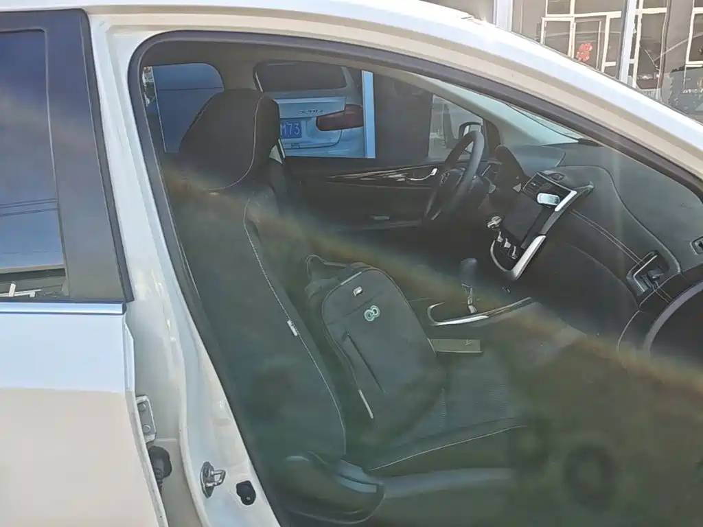 Nissan Tiida — миниатюра 25