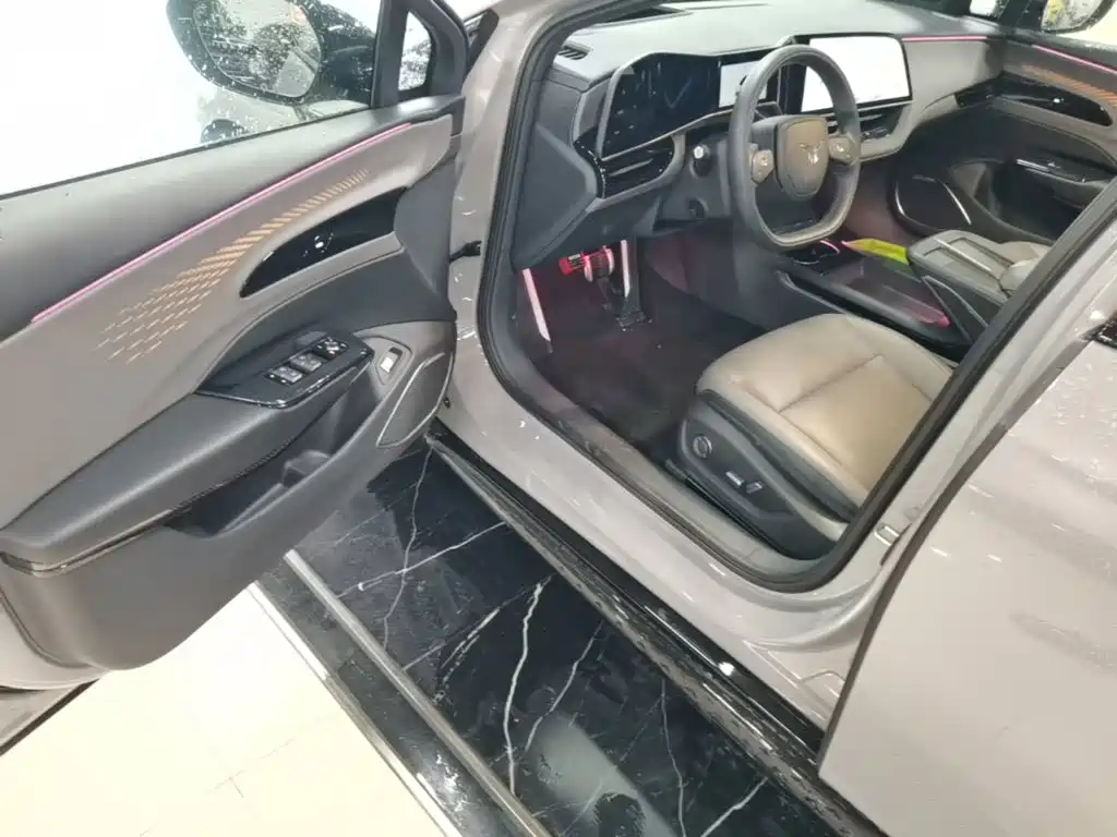 Hongqi Hongqi EH7 — миниатюра 16