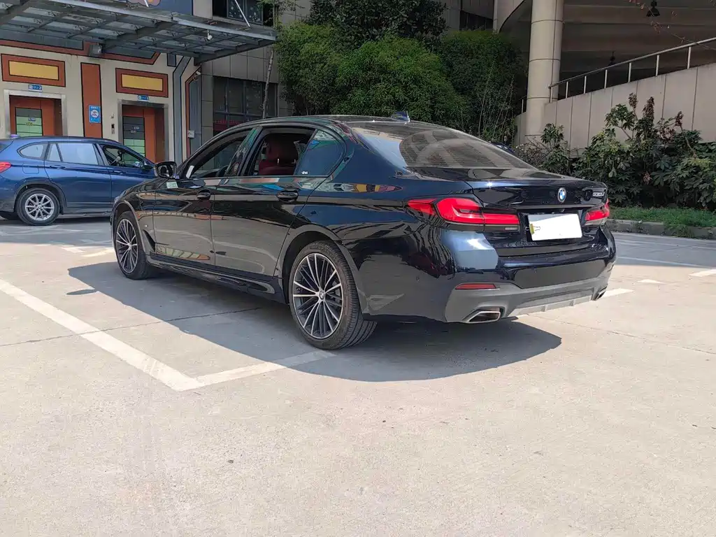 BMW 5 SERIES