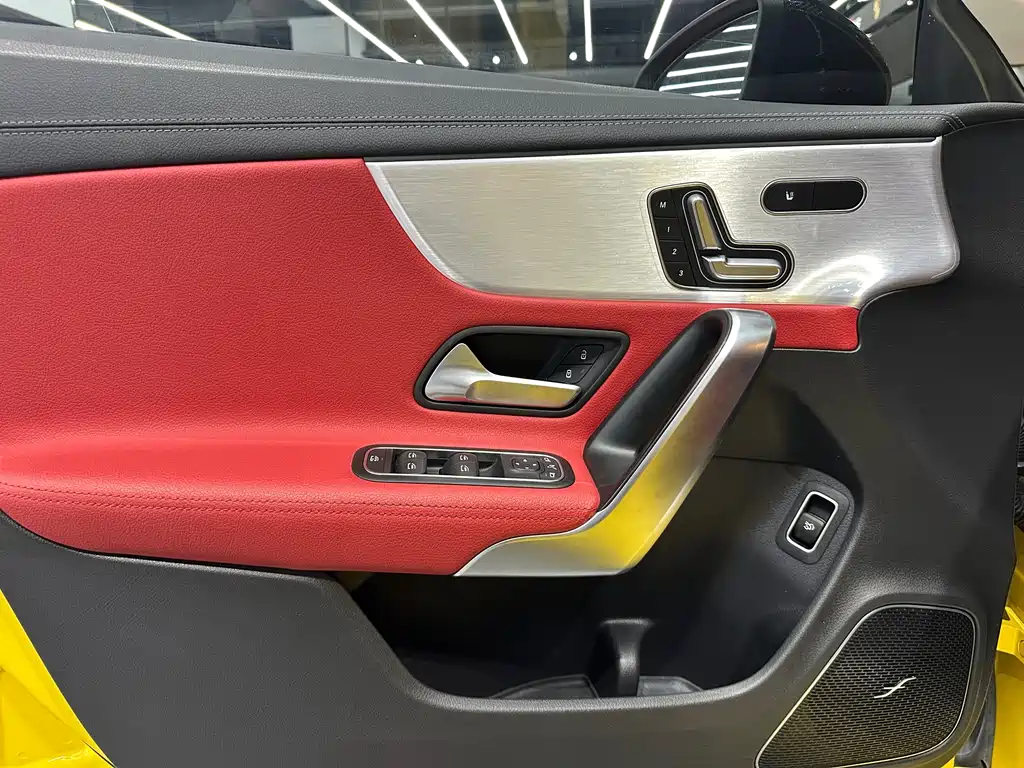 MERCEDES-BENZ CLA AMG