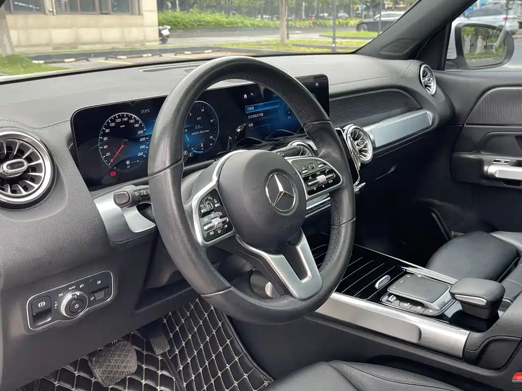 Mercedes-Benz GLB — миниатюра 9