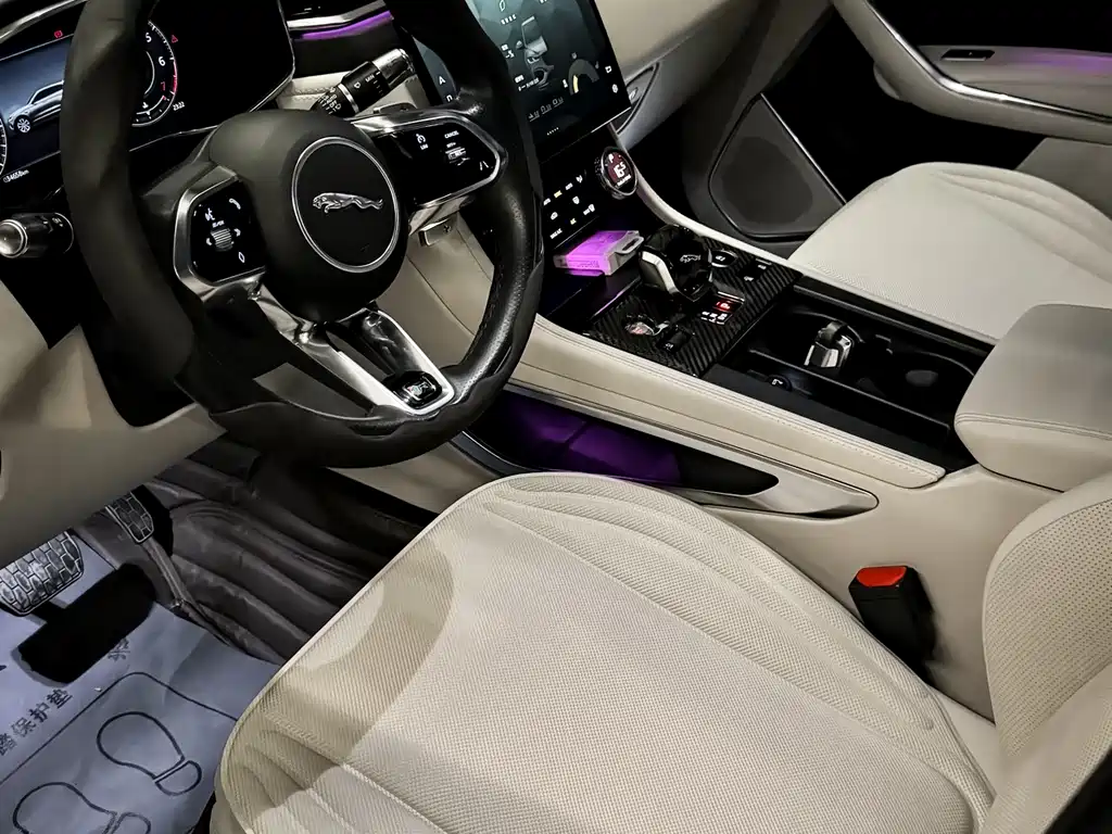 Jaguar F-PACE — миниатюра 6