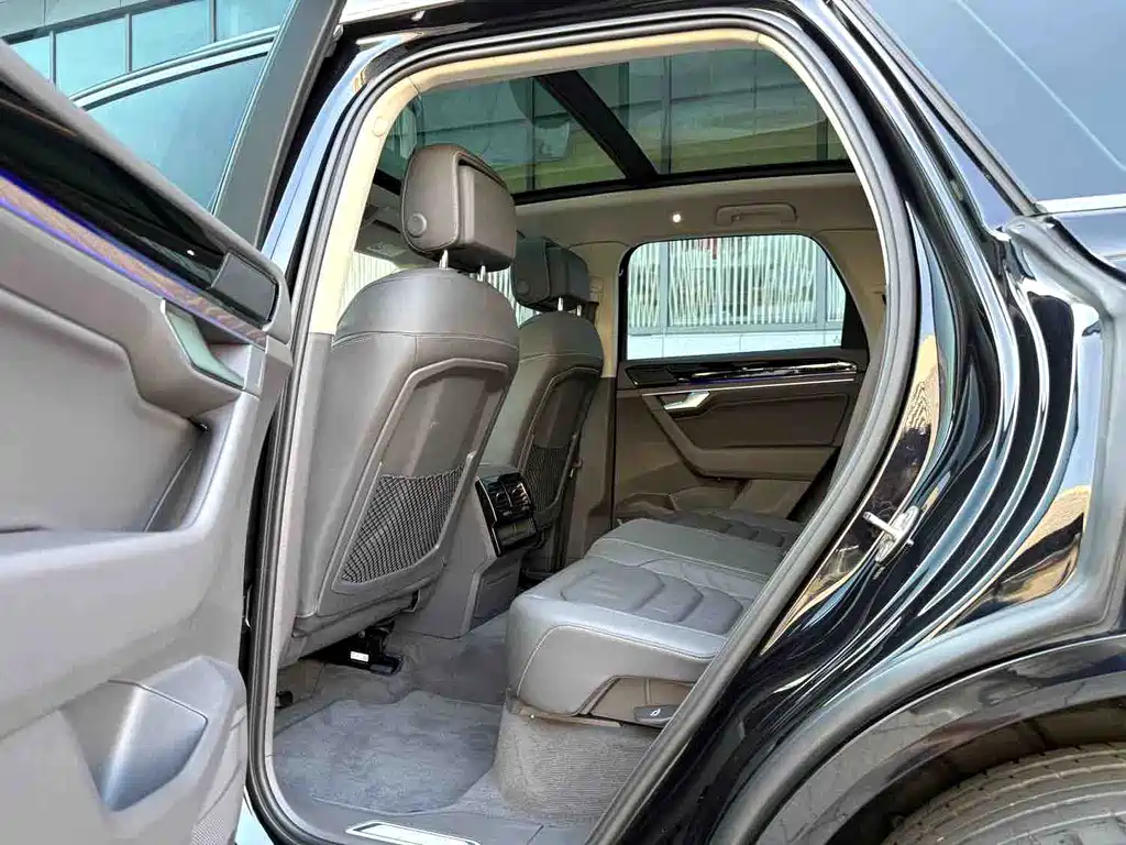 Volkswagen Touareg 2021 3.0TSI Sport