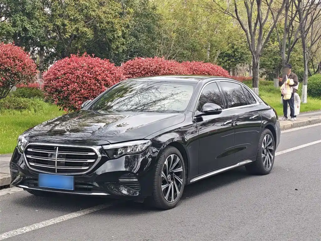 Mercedes-Benz E-Class 2025