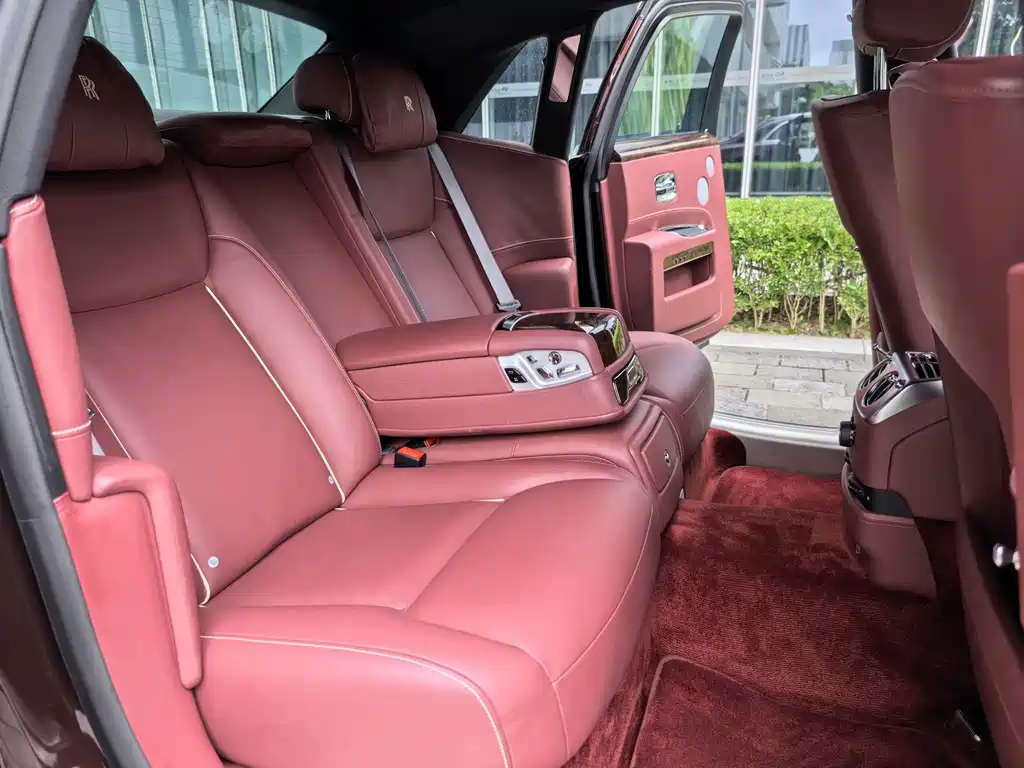 Rolls-Royce Ghost — миниатюра 31