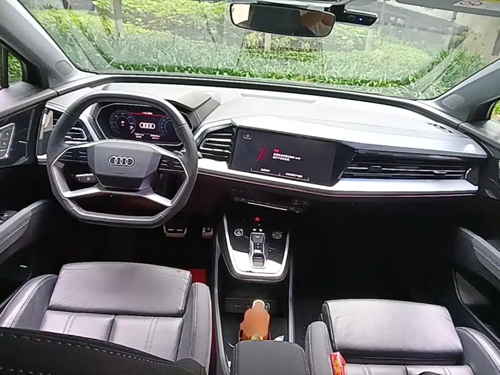 Audi Q4 e-tron — миниатюра 10