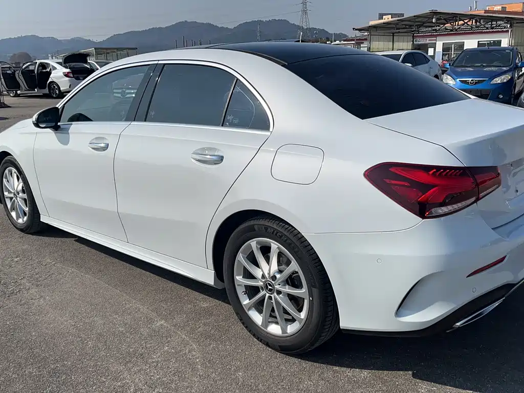 MERCEDES-BENZ A CLASS