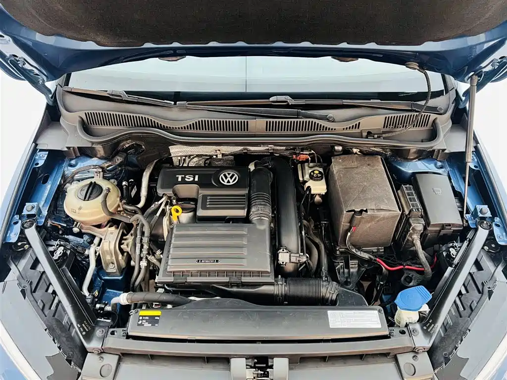 VOLKSWAGEN GOLF*JIAYU