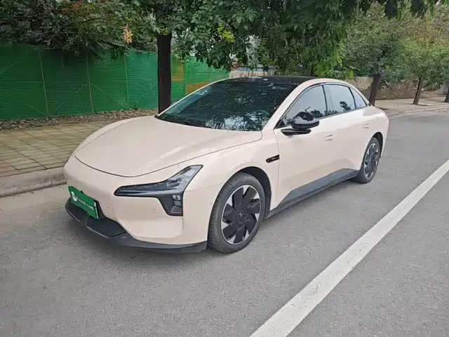 2025 Xpeng Mona M03
