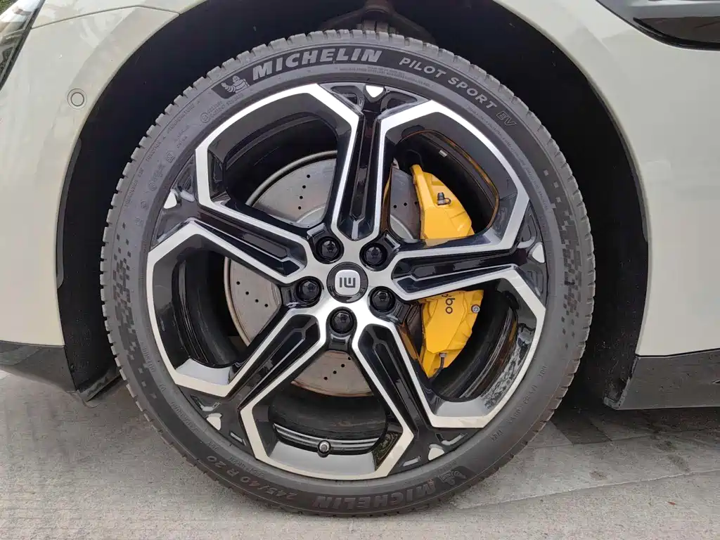 XIAOMI CAR XIAOMI SU7