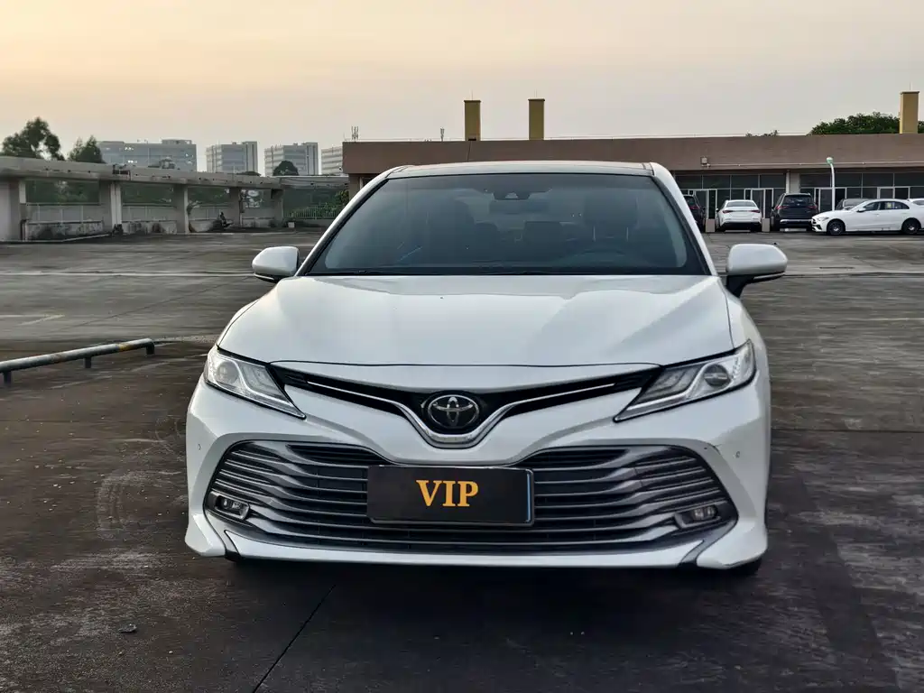 Toyota Camry — миниатюра 2