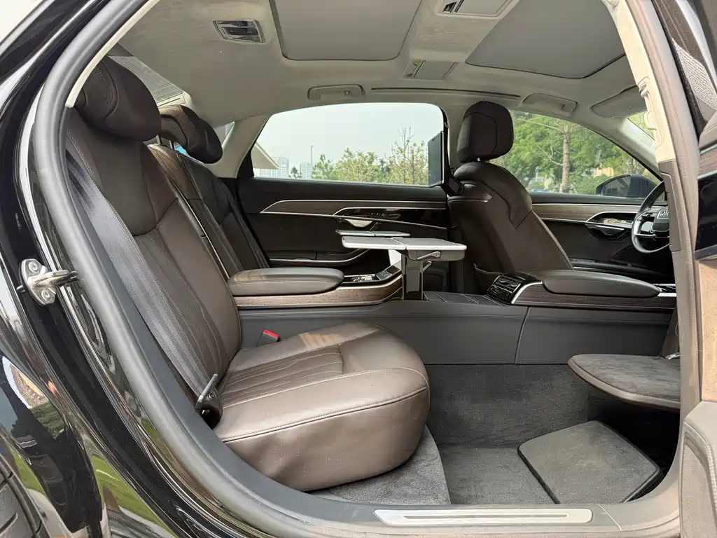 Audi A8 — миниатюра 10
