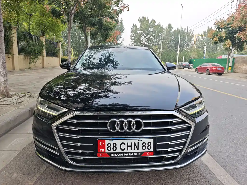 AUDI A8