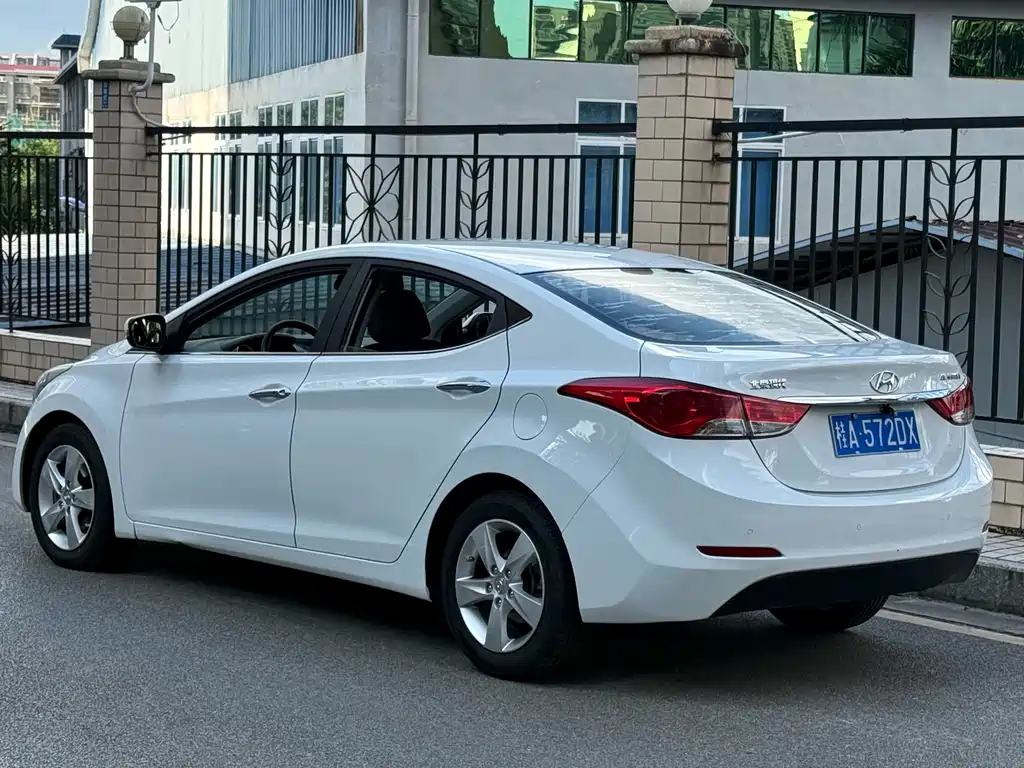 Hyundai Elantra Langdong — миниатюра 3