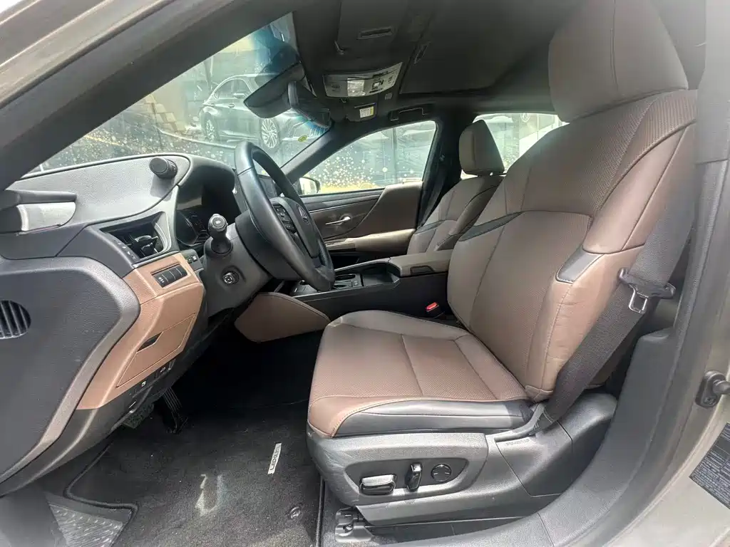 Lexus ES 2025 200 Premium