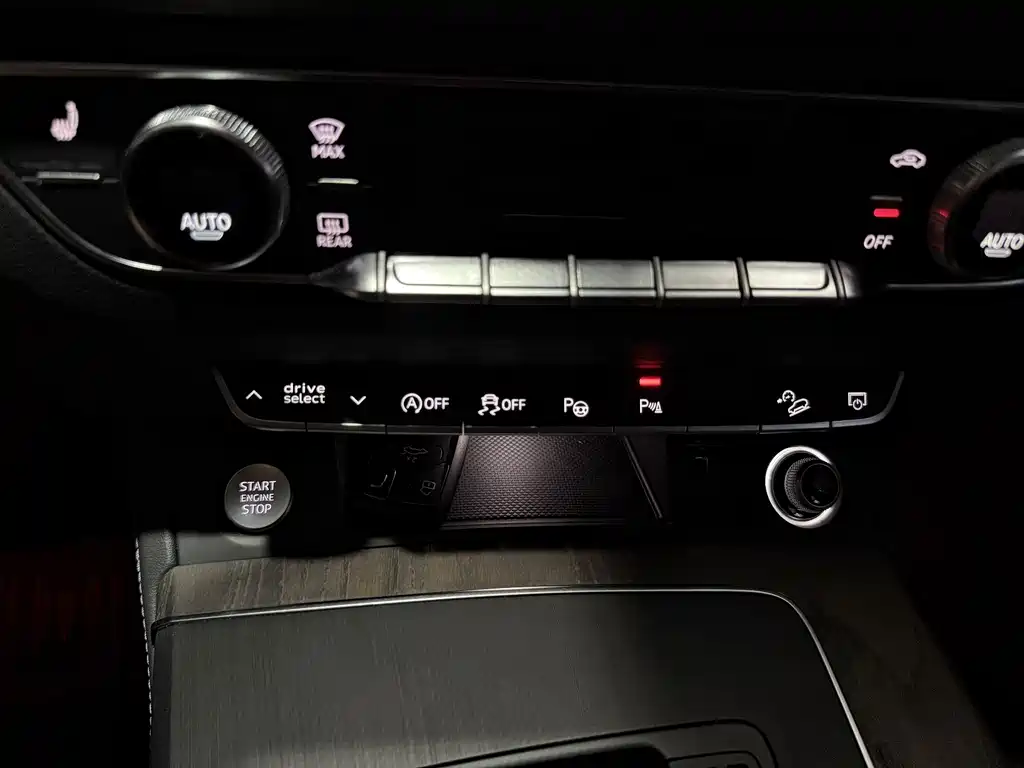 Audi Q5L — миниатюра 9