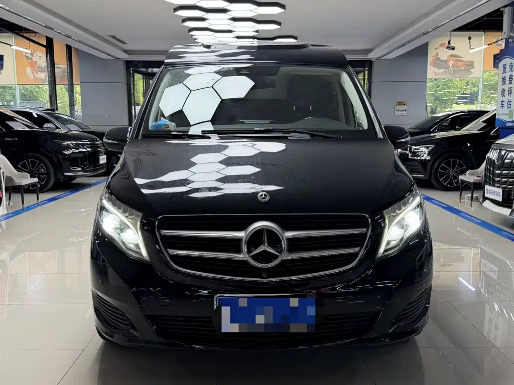 Mercedes-Benz V-Class V 2018 V 260 L Luxury Long Wheelbase VI