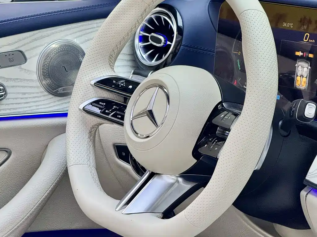 Mercedes-Benz E-Class 2023 — фото 12