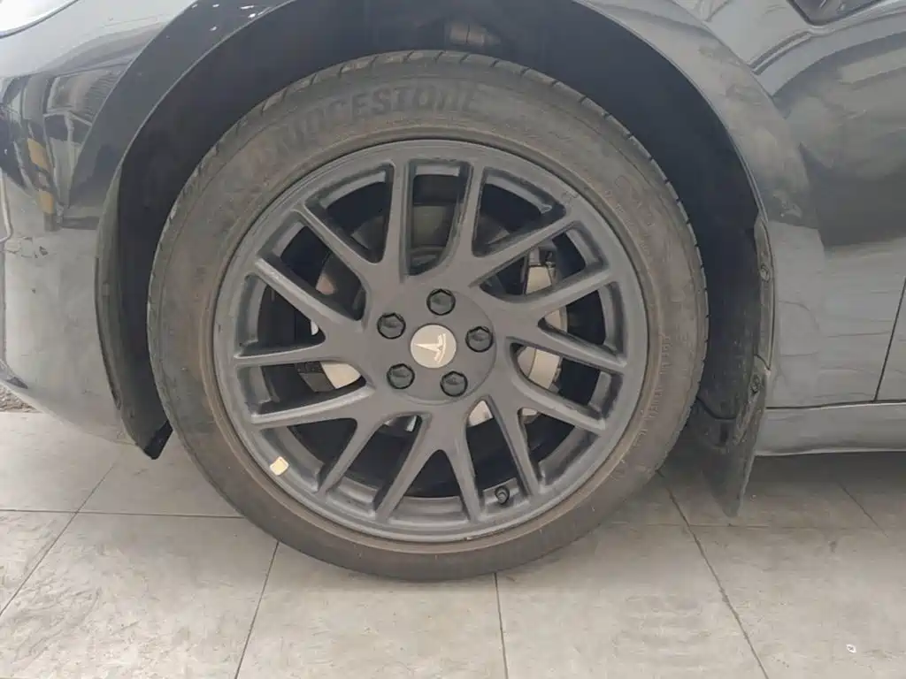 Tesla Model 3 — миниатюра 23