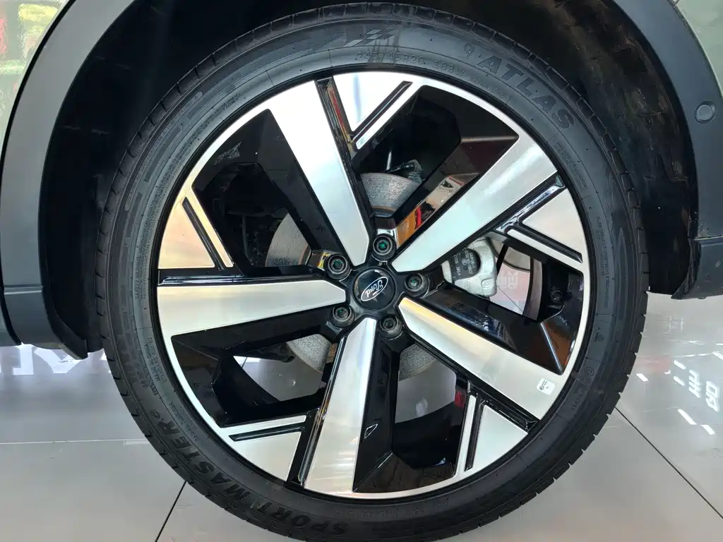 Ford Equator Sport — миниатюра 9