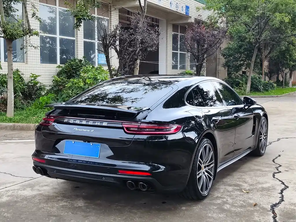 Porsche Panamera — миниатюра 6