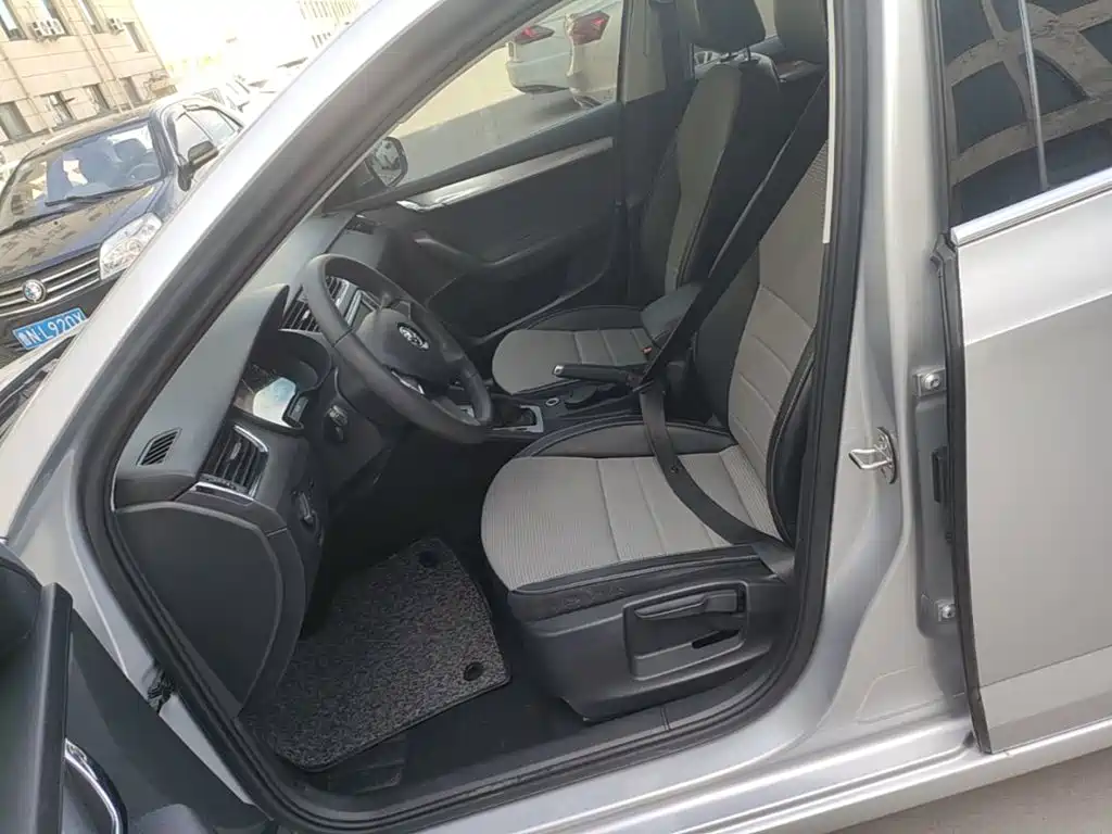 Skoda Octavia — миниатюра 15