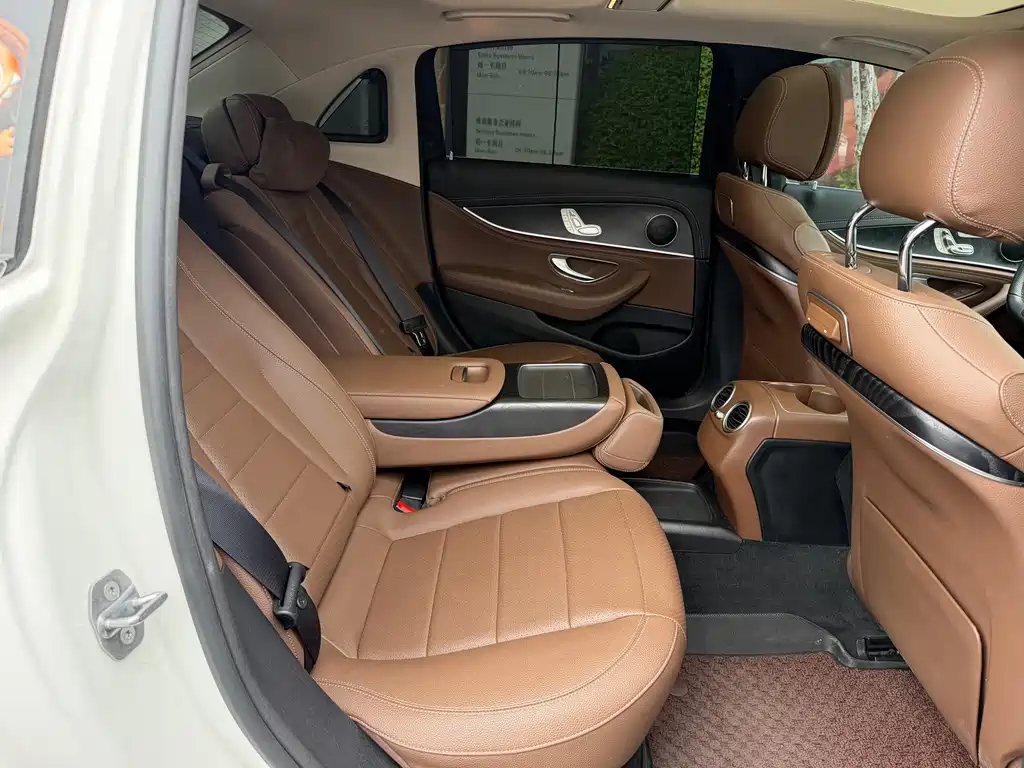 Mercedes-Benz E-Class — миниатюра 15
