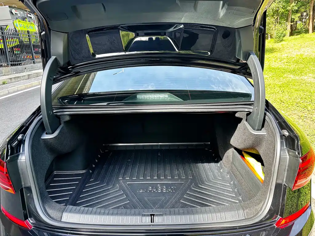 Volkswagen Passat — миниатюра 12