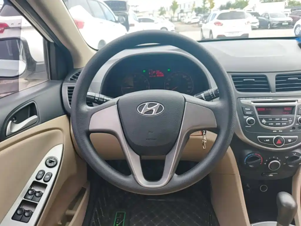 Hyundai Verna — миниатюра 11