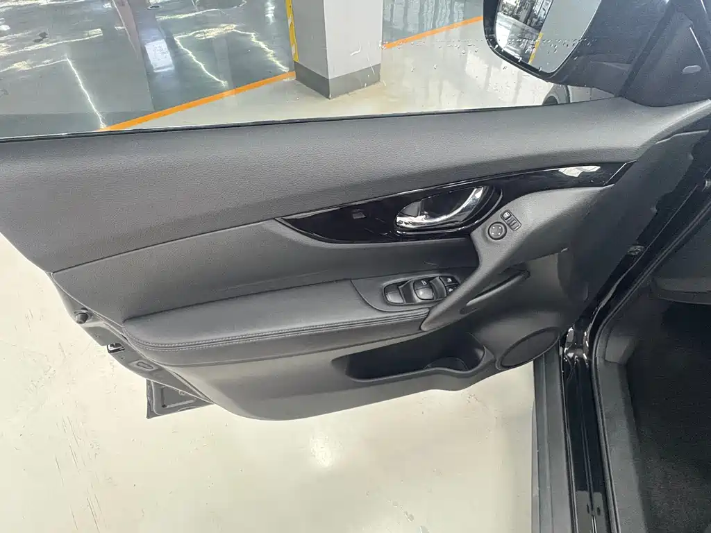 Nissan X-Trail — миниатюра 11