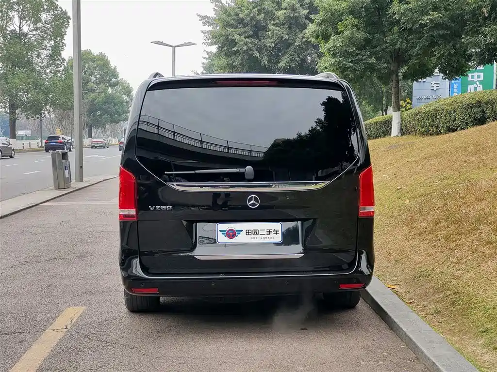 MERCEDES-BENZ V CLASS