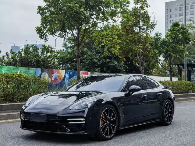 PORSCHE PANAMERA 2019