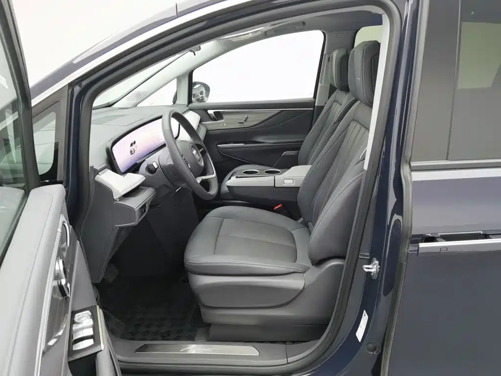 Buick GL8 Hybrid — миниатюра 10