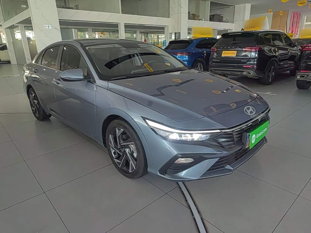 Hyundai Elantra 1.5 л 2024 г. Голубой, пробег 1700 км