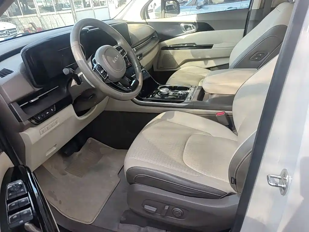 Kia Carnival — миниатюра 15