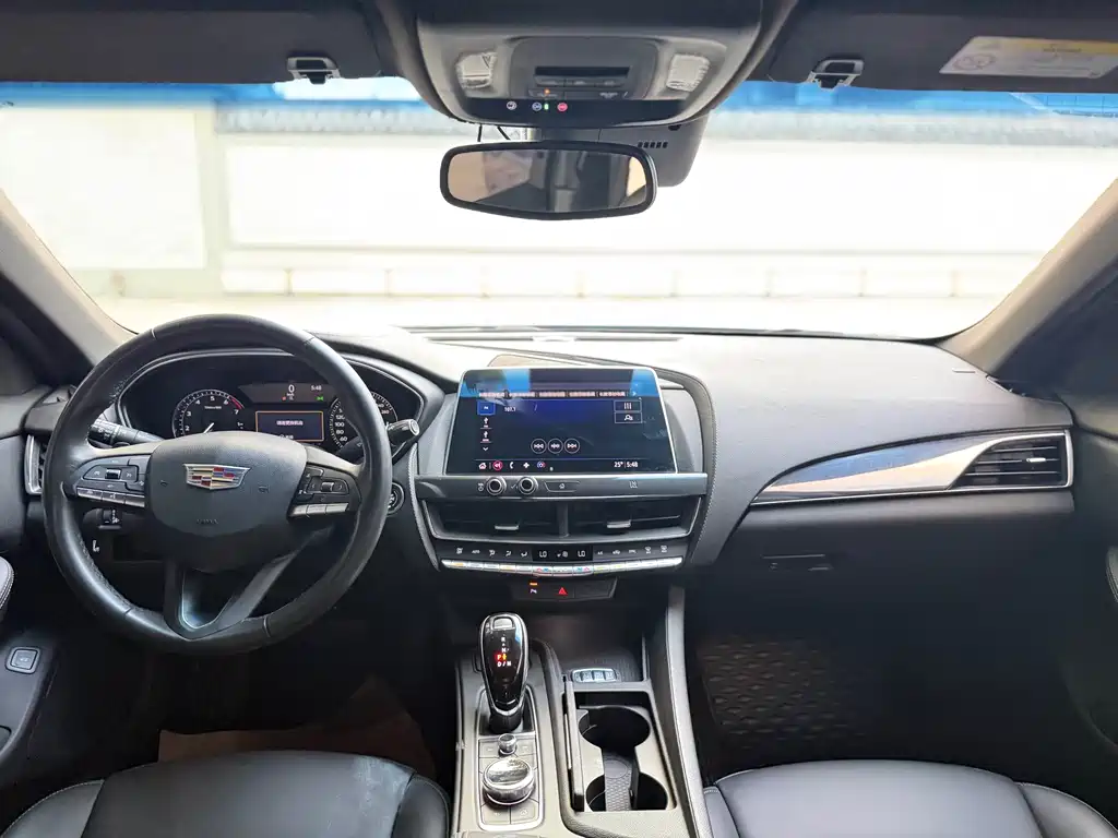 Cadillac CT5 — миниатюра 7