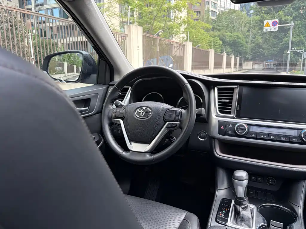 Toyota Highlander — миниатюра 20