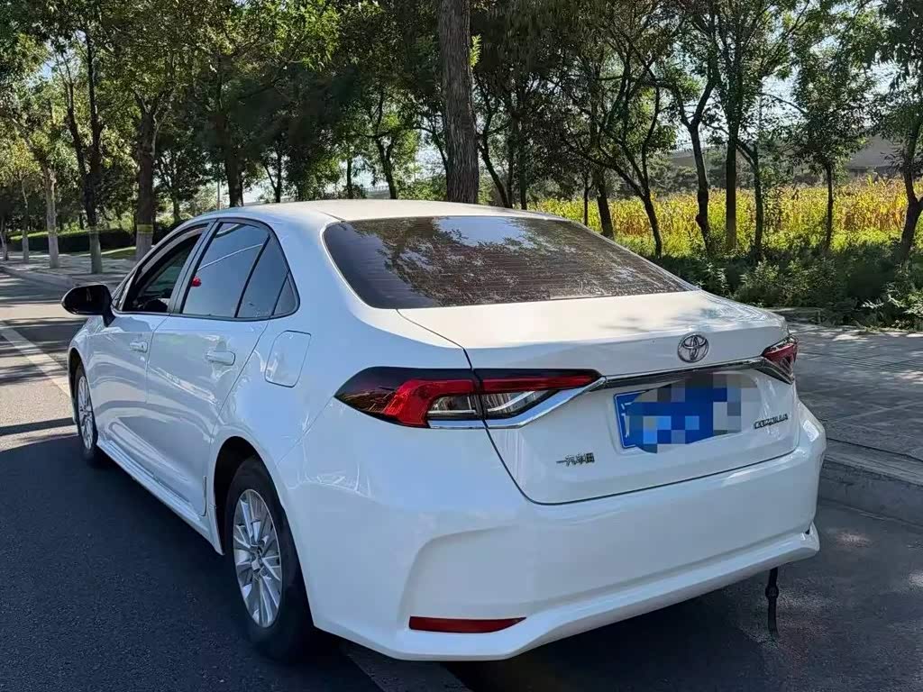 Toyota Corolla 1.5 л 2022 г. Белый, пробег 38000 км