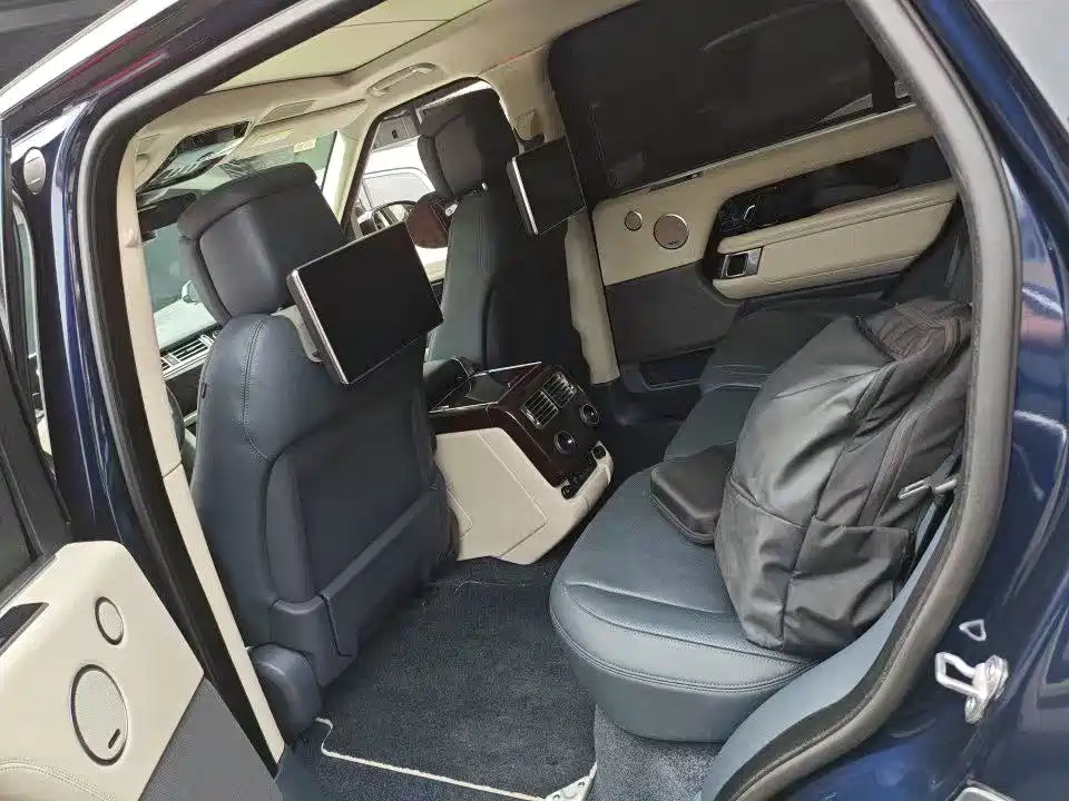 Land Rover Range Rover 2022 3.0 L6 400PS