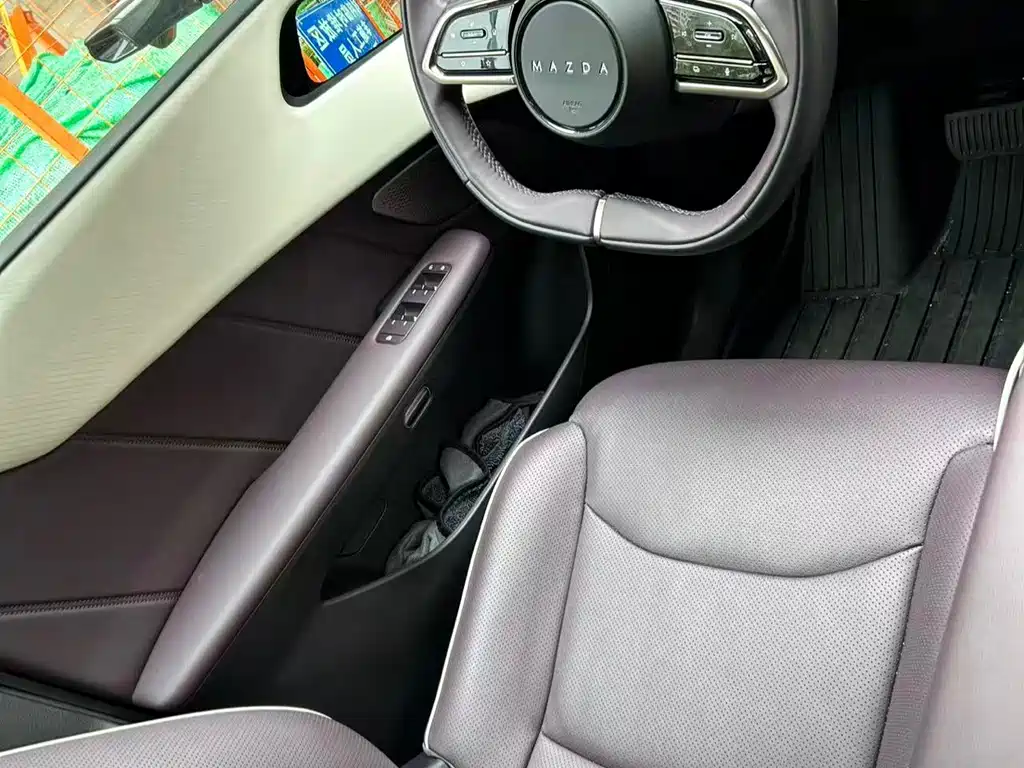 Mazda EZ-60 — миниатюра 5