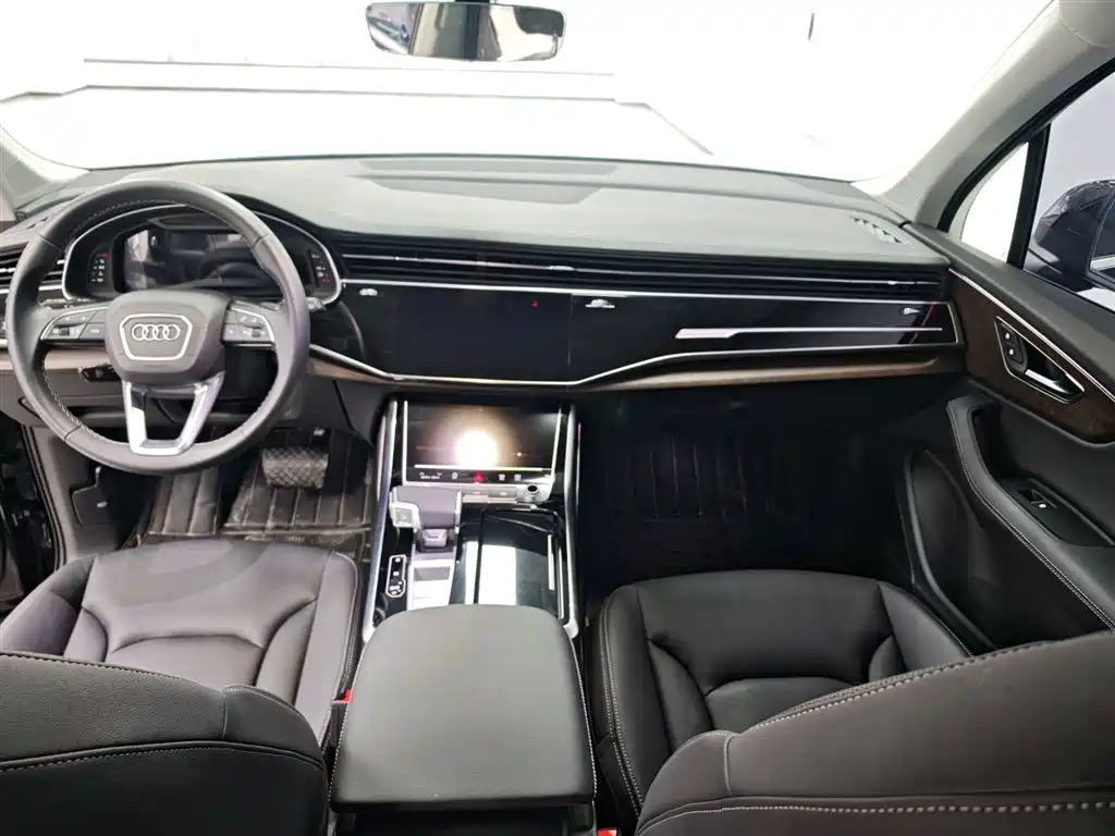 Audi Q7 2025 55 TFSI quattro S line Sport