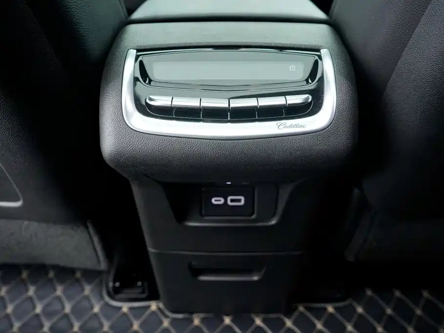Cadillac XT6 — миниатюра 21