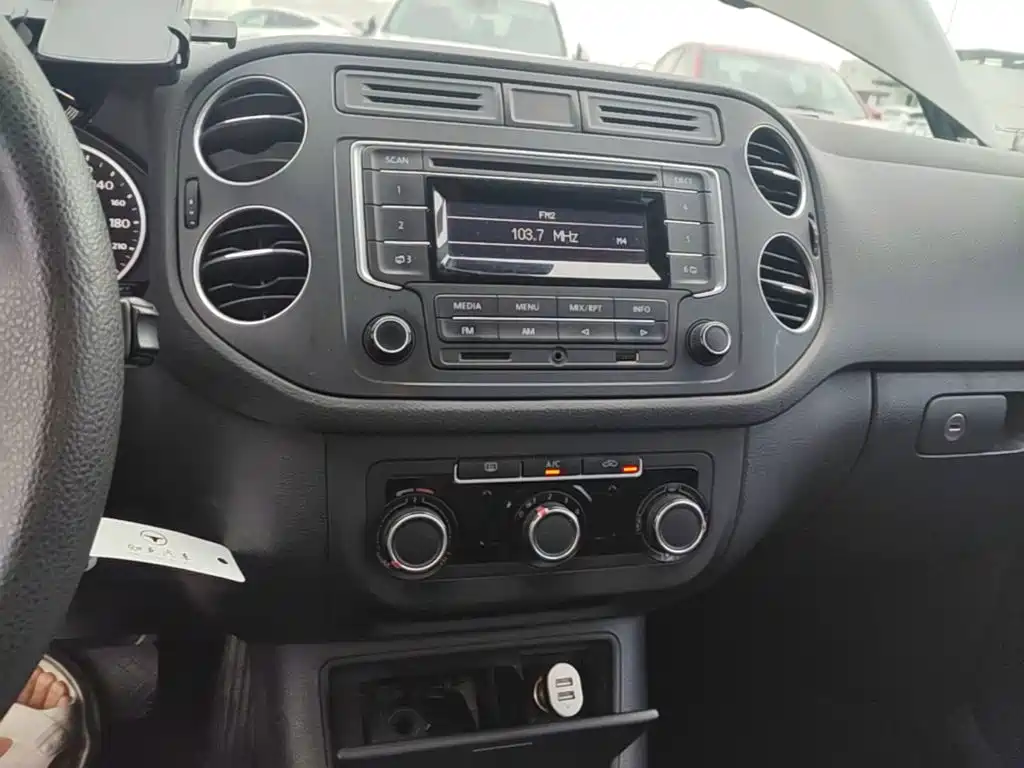 Volkswagen Tiguan — миниатюра 13