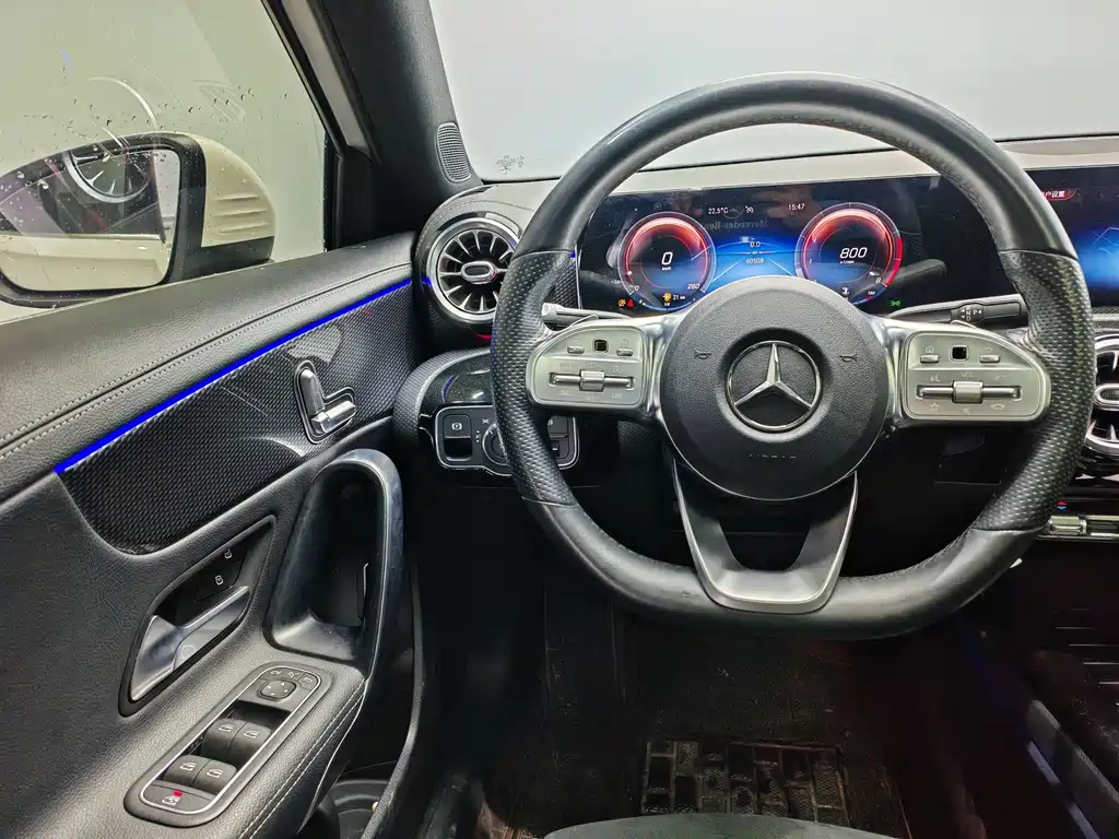 Mercedes-Benz A-Class — миниатюра 9