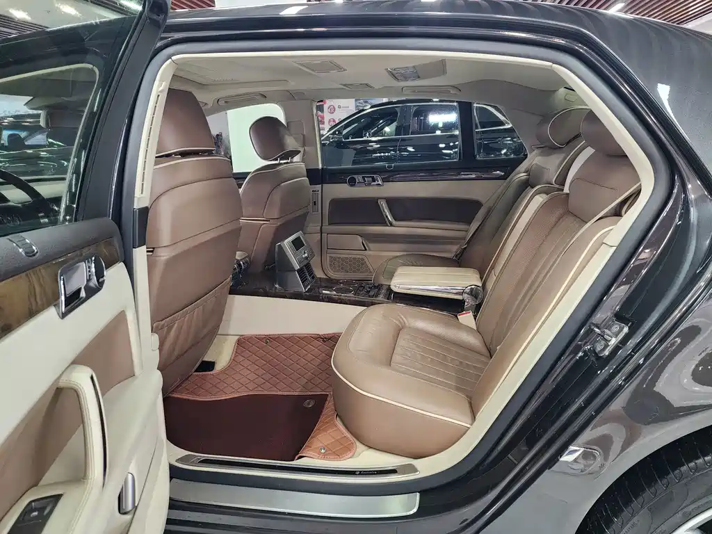Volkswagen Phaeton — миниатюра 8
