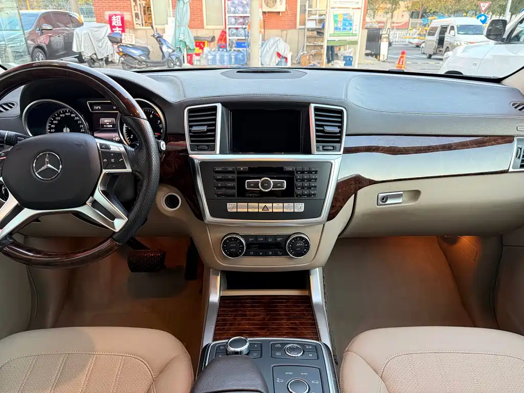 Mercedes-Benz GL-Class — миниатюра 12
