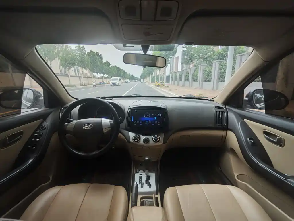 Hyundai Elantra 2011 1.6L AT Comfort
